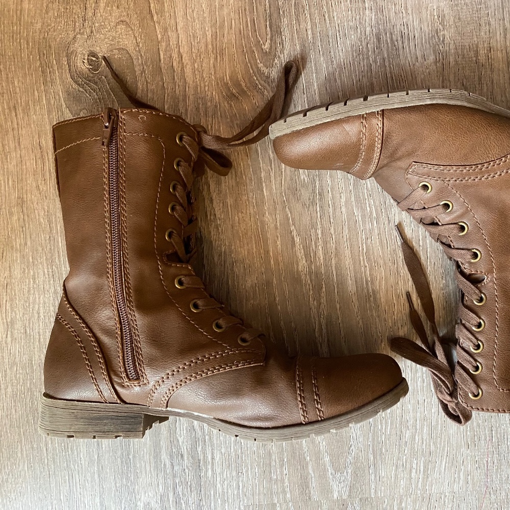 Boots - Picture 2 of 5